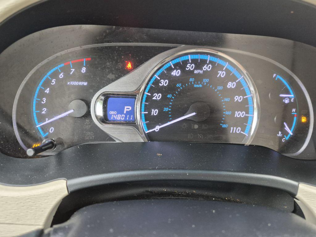 2011 Toyota Sienna - $10,000