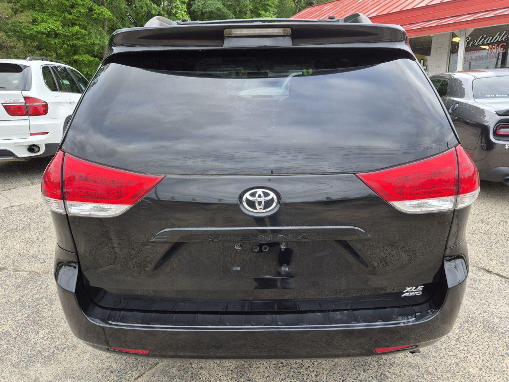 2011 Toyota Sienna - $10,000