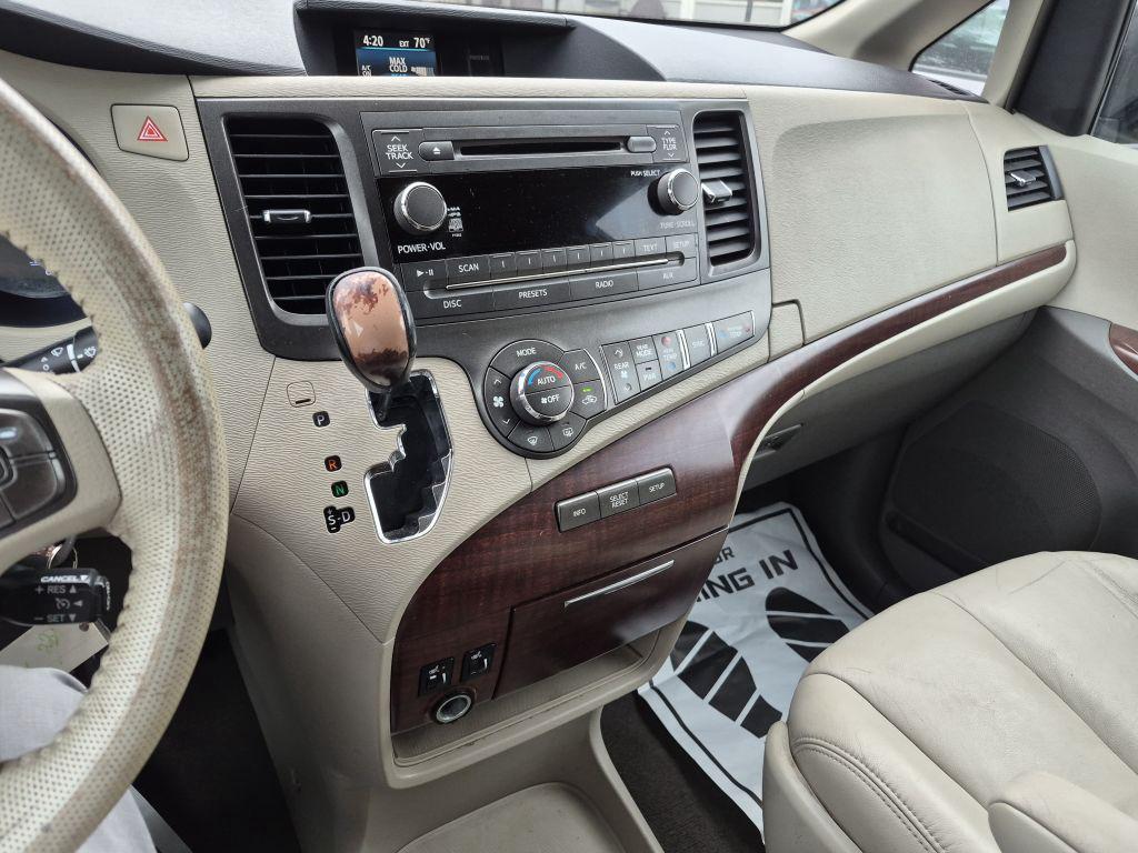 2011 Toyota Sienna - $10,000