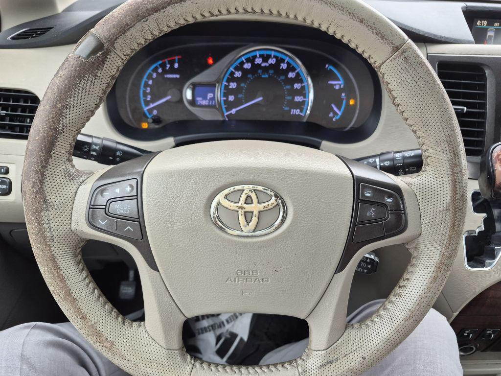 2011 Toyota Sienna - $10,000