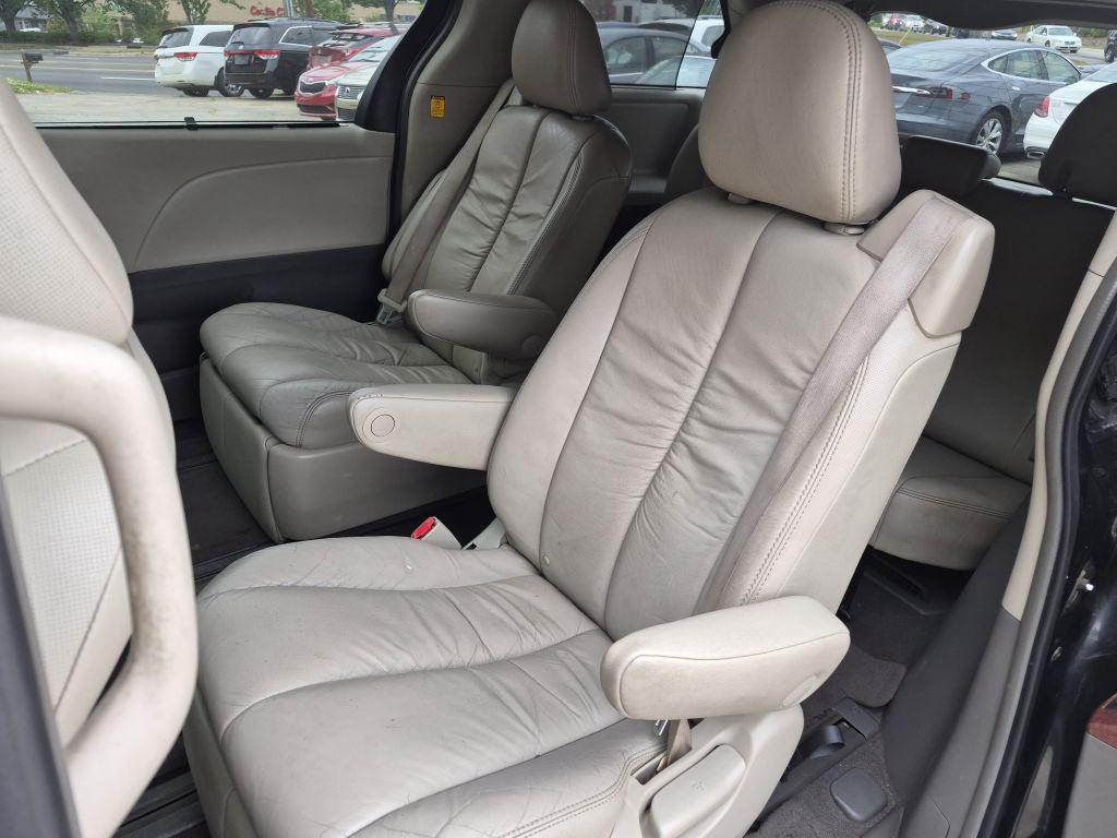 2011 Toyota Sienna - $10,000