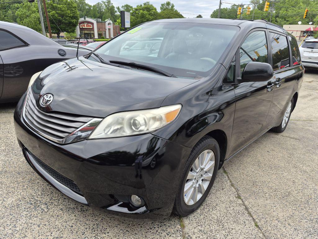 2011 Toyota Sienna - $10,000