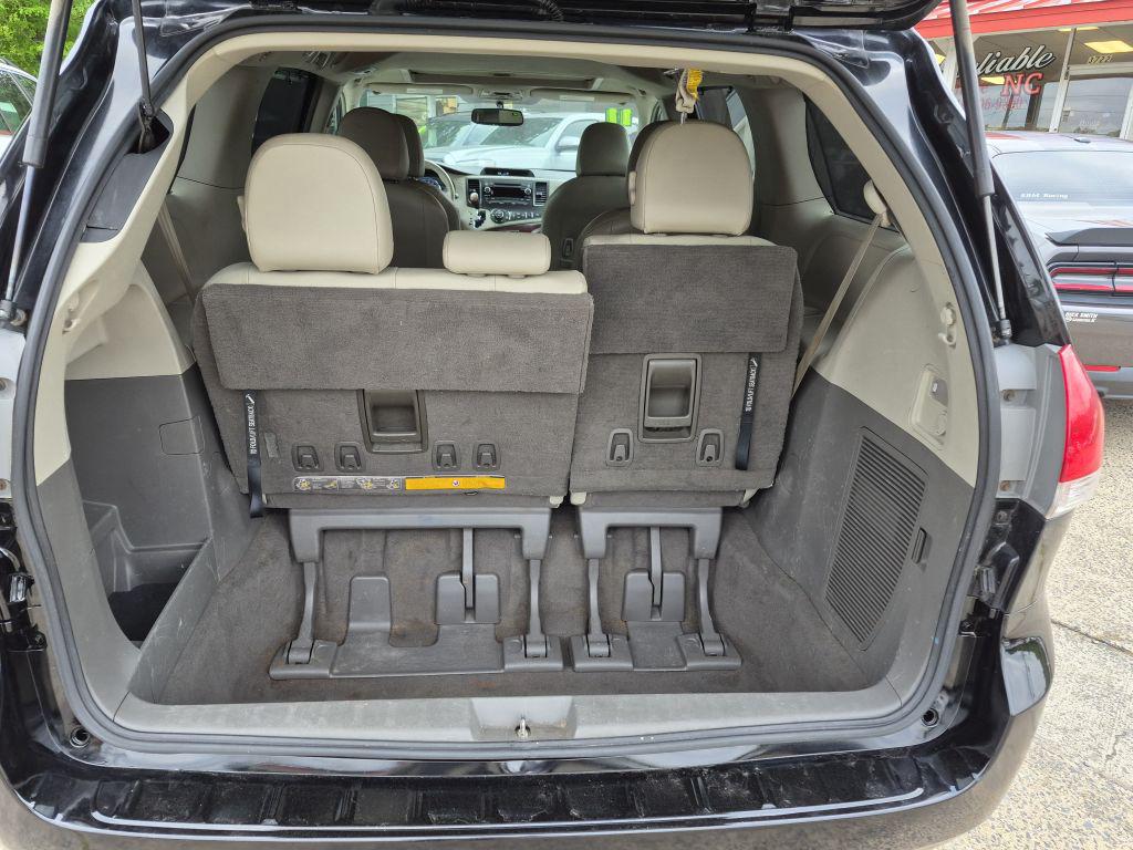 2011 Toyota Sienna - $10,000