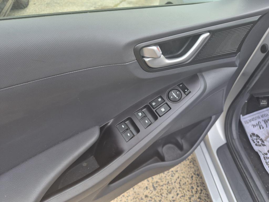 2019 Hyundai Ioniq - $9,000