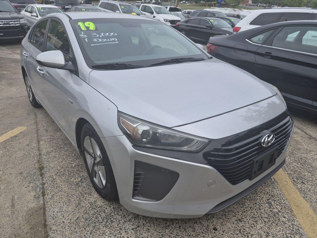 2019 Hyundai Ioniq - $9,000