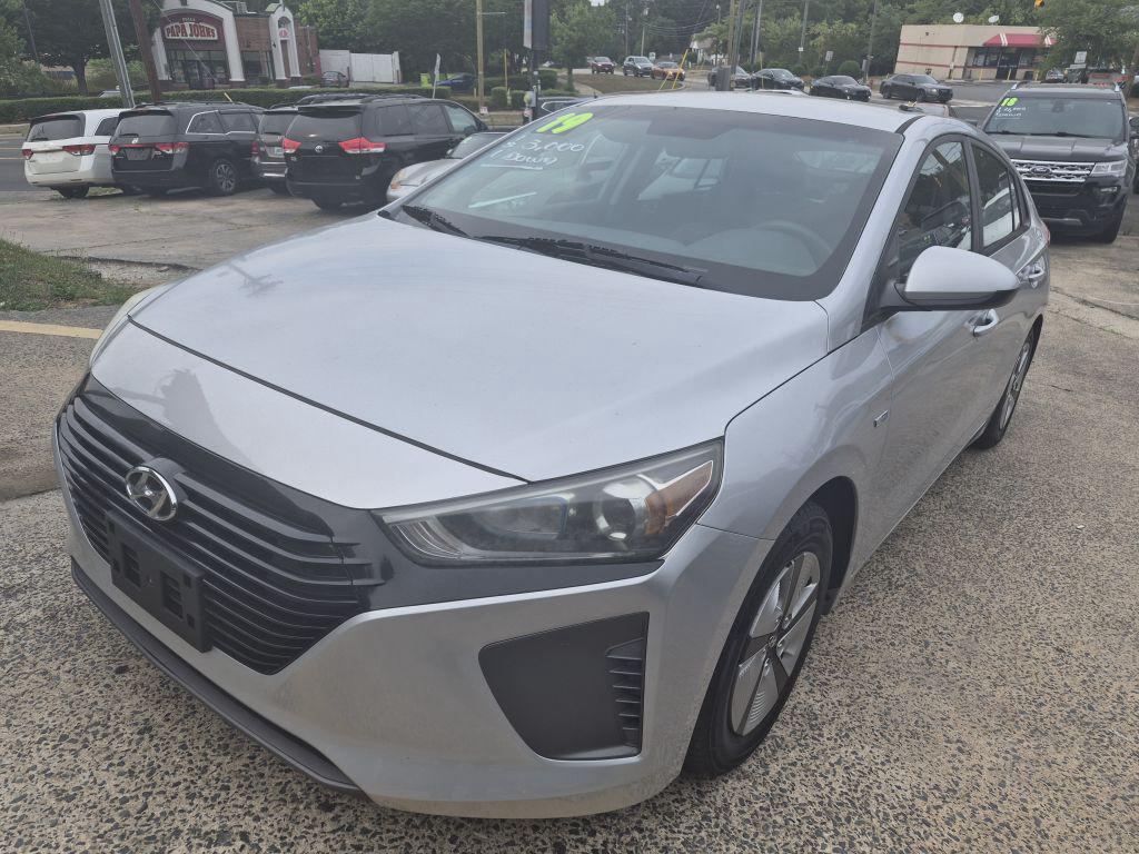 2019 Hyundai Ioniq - $9,000