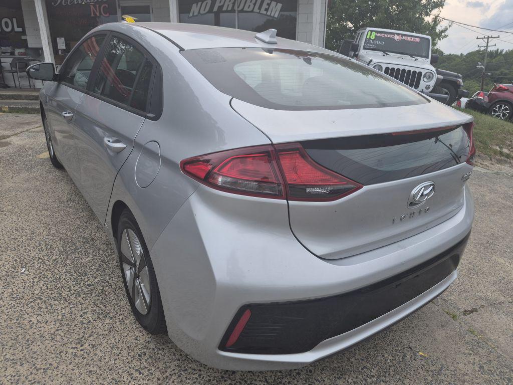 2019 Hyundai Ioniq - $9,000