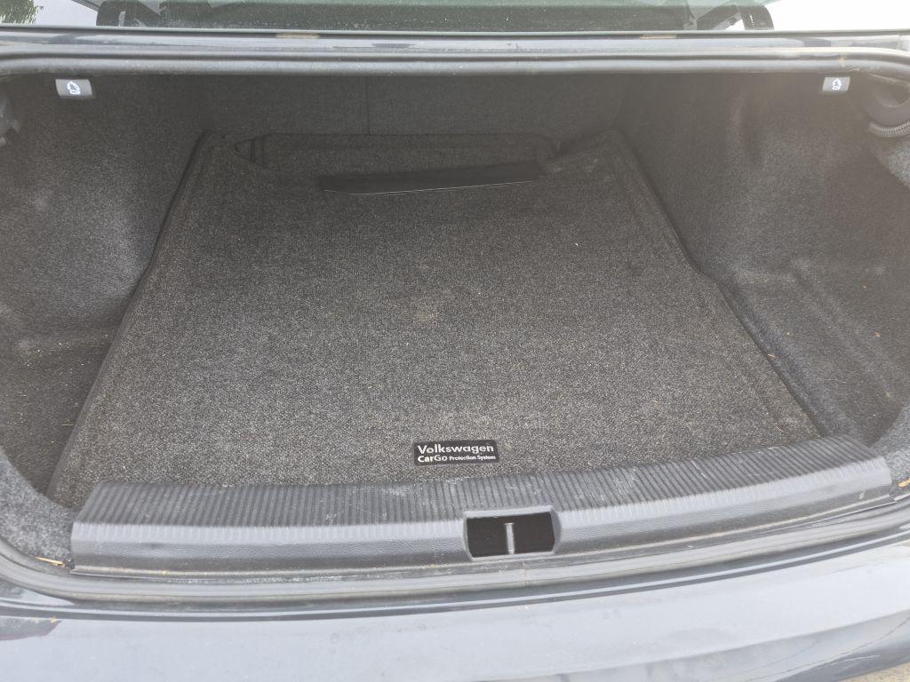 2018 Volkswagen Passat - $10,000