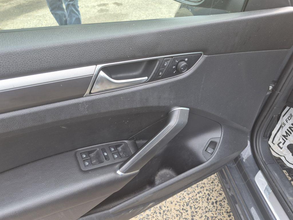 2018 Volkswagen Passat - $10,000