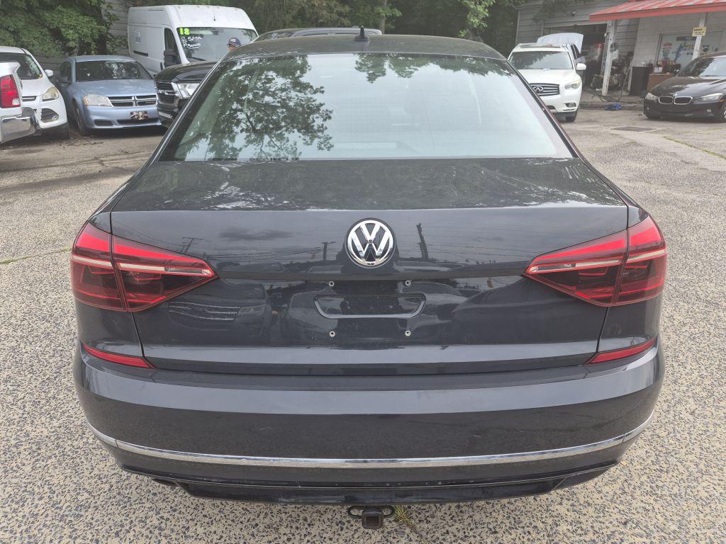 2018 Volkswagen Passat - $10,000