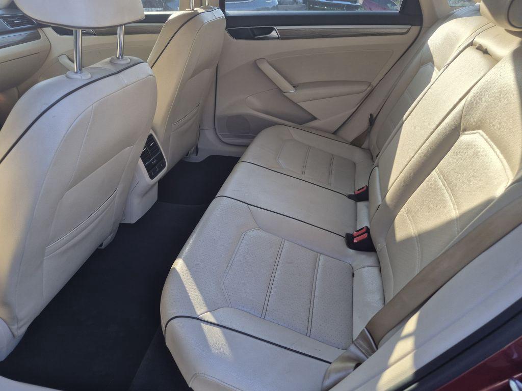 2018 Volkswagen Passat - $11,000