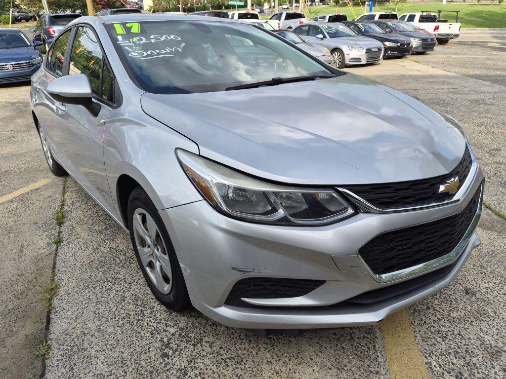 2017 Chevrolet Cruze - $8,500