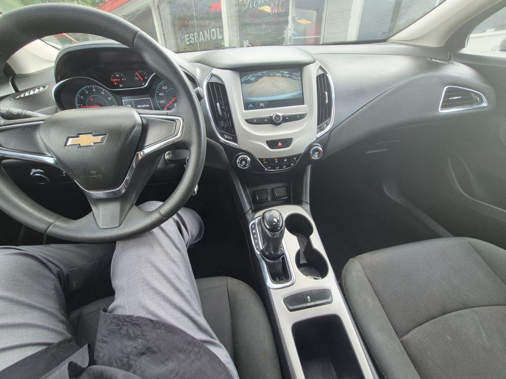 2017 Chevrolet Cruze - $8,500