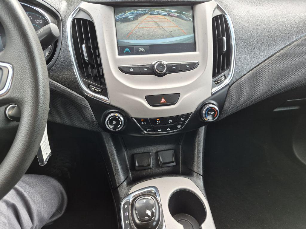 2017 Chevrolet Cruze - $8,500