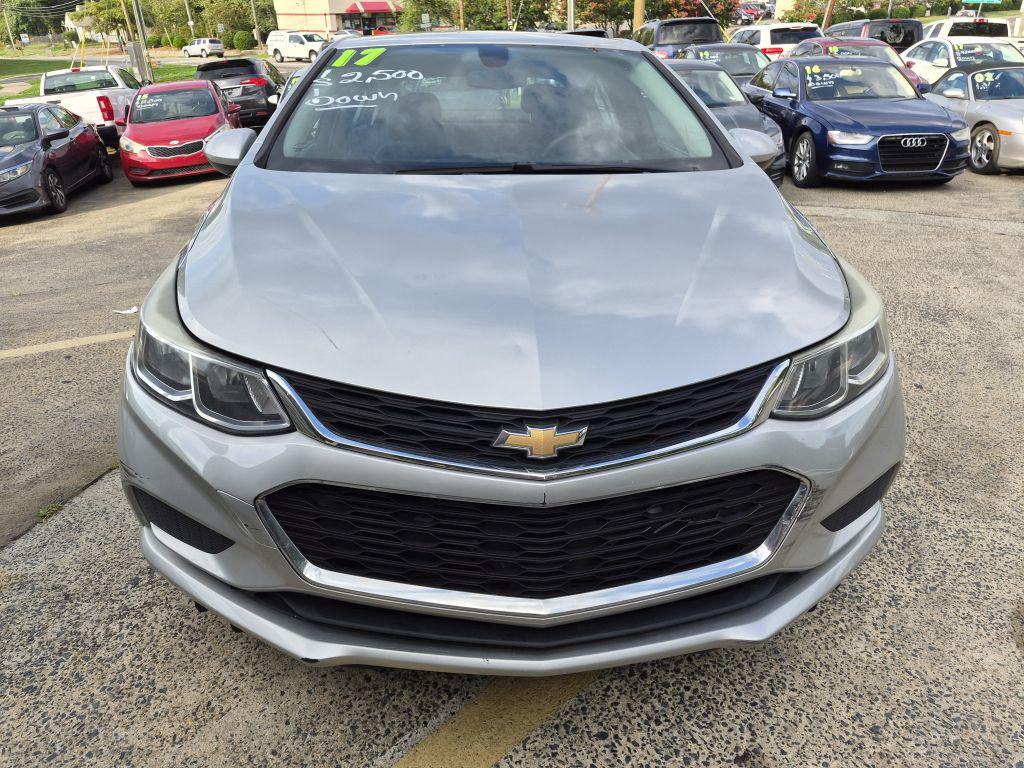 2017 Chevrolet Cruze - $8,500