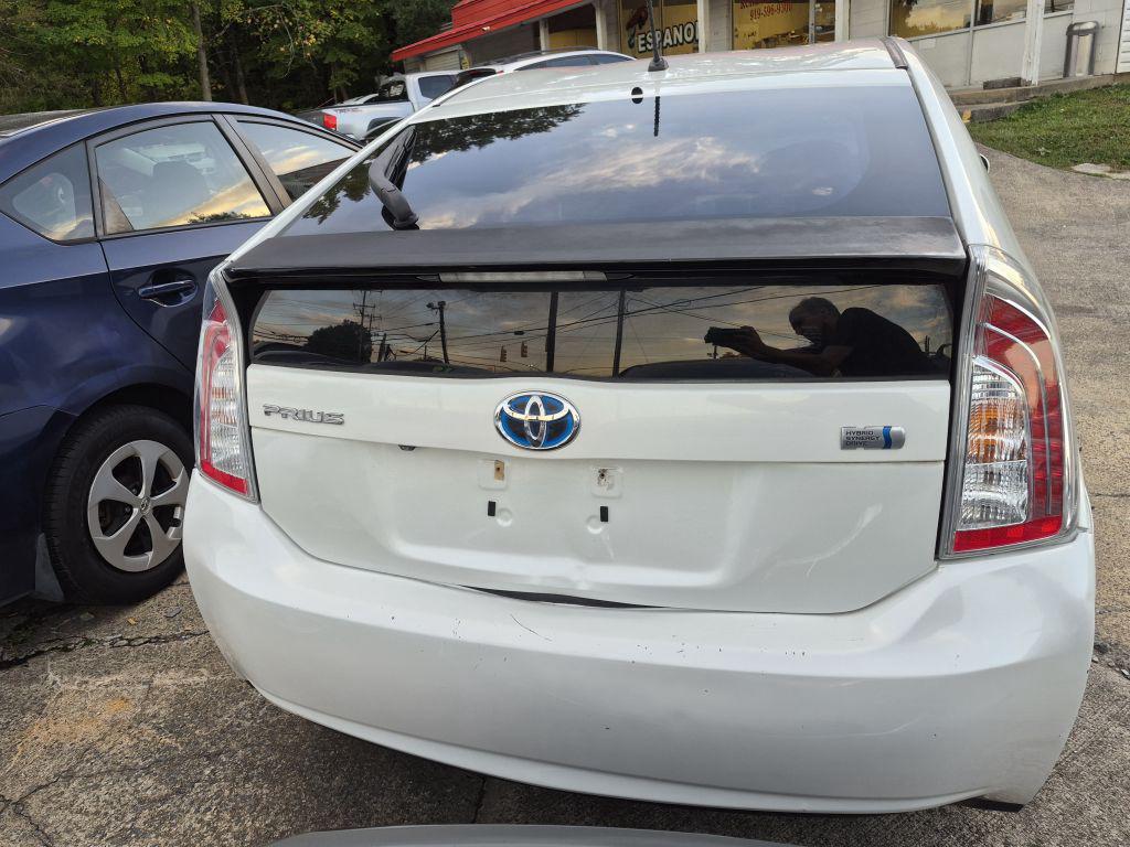 2015 Toyota Prius - $9,500