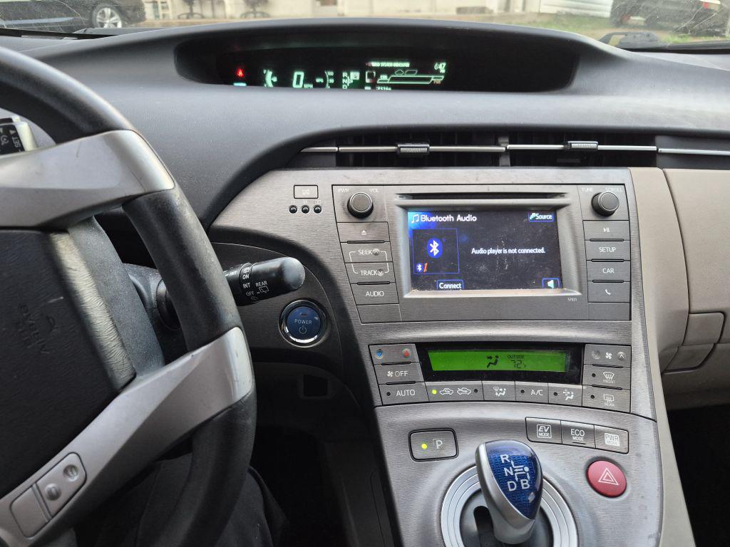 2015 Toyota Prius - $9,500
