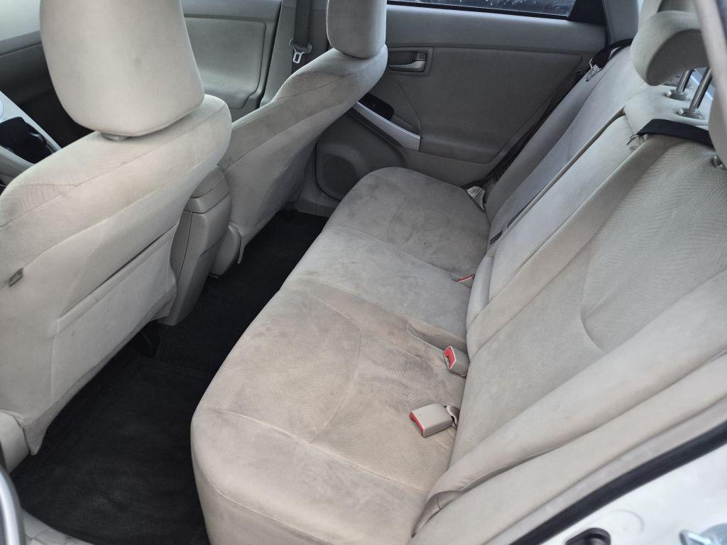 2015 Toyota Prius - $9,500