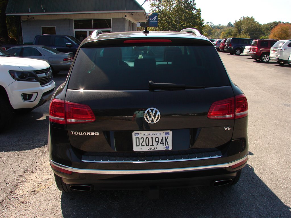 2016 Volkswagen Touareg LUX photo