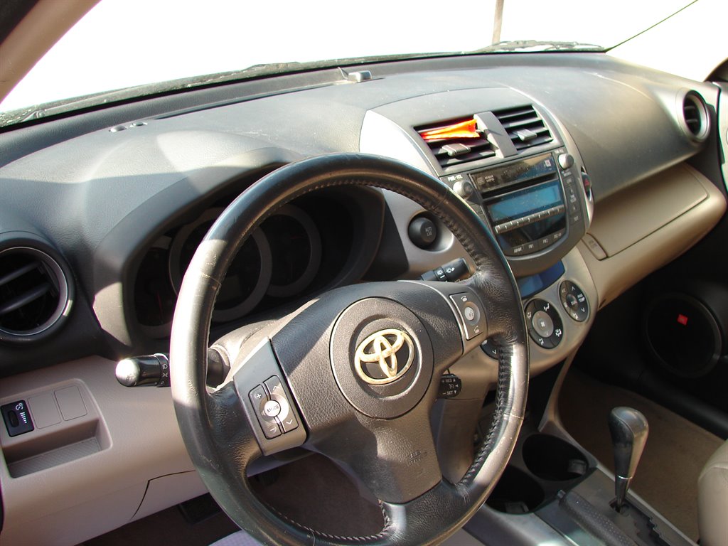2008 Toyota RAV4 Limited photo