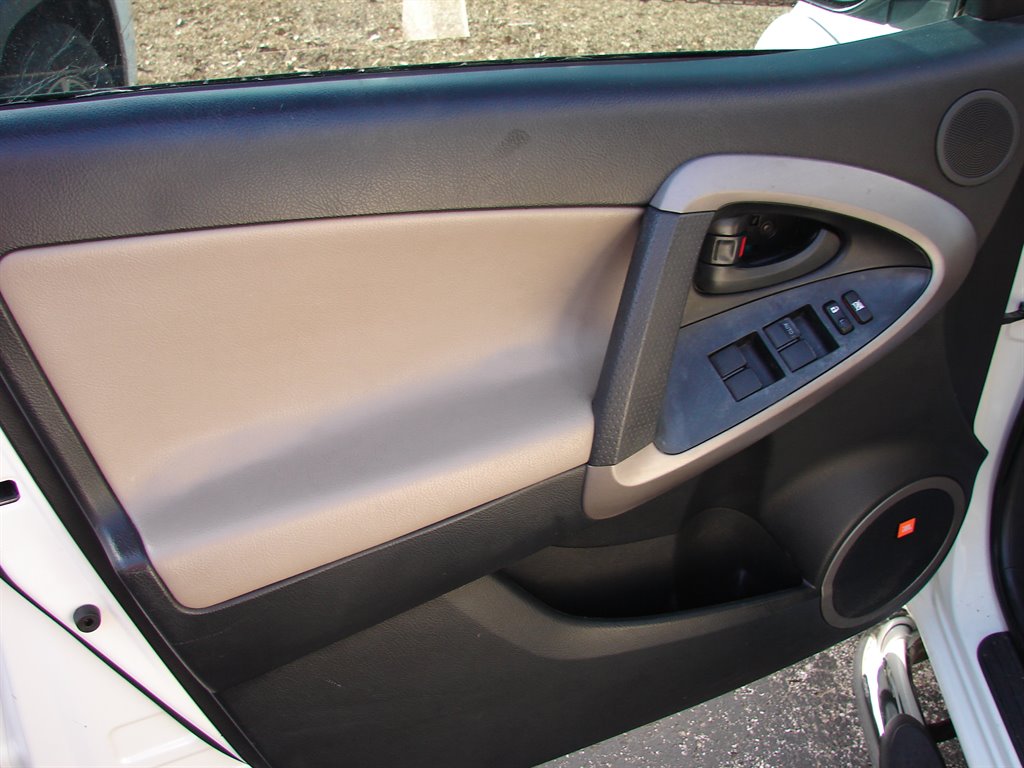 2008 Toyota RAV4 Limited photo