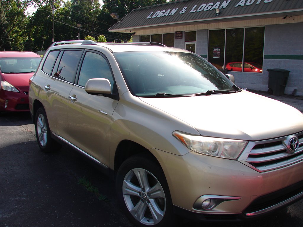 2012 Toyota Highlander - $10,950