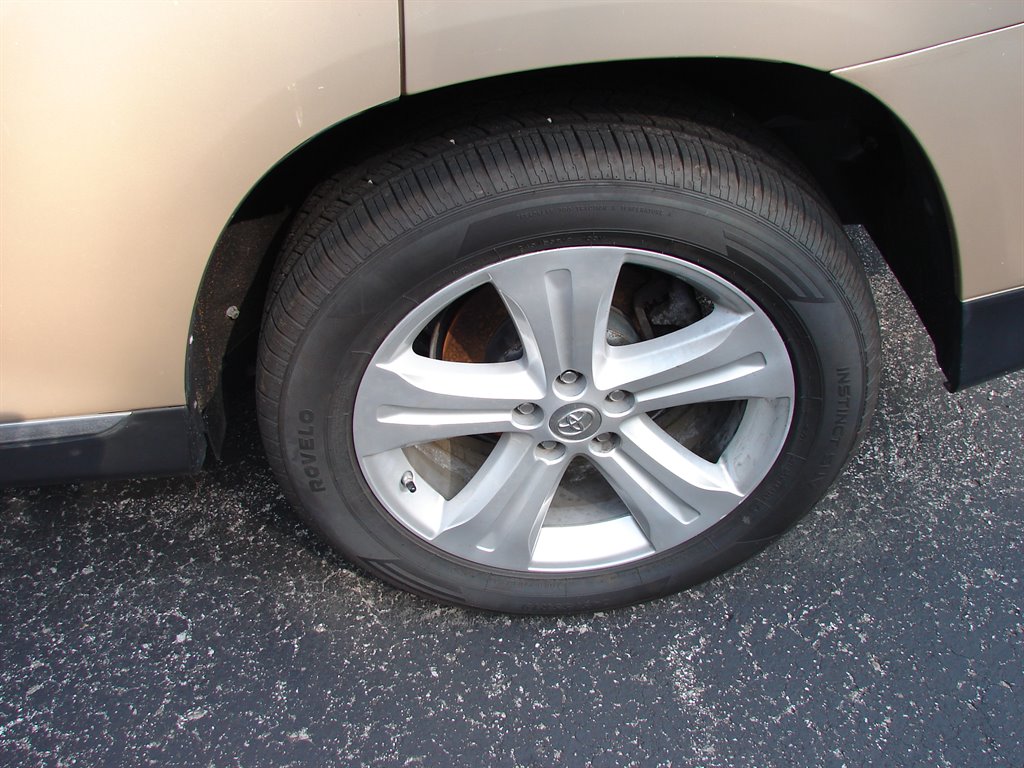 2012 Toyota Highlander - $10,950