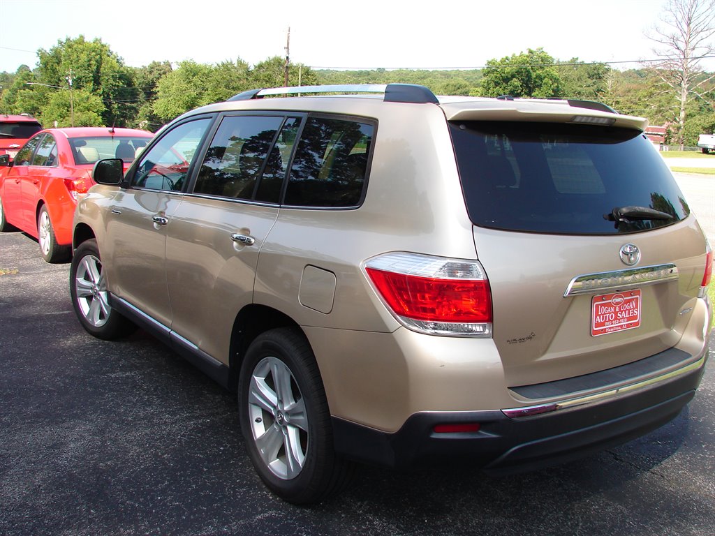 2012 Toyota Highlander - $10,950