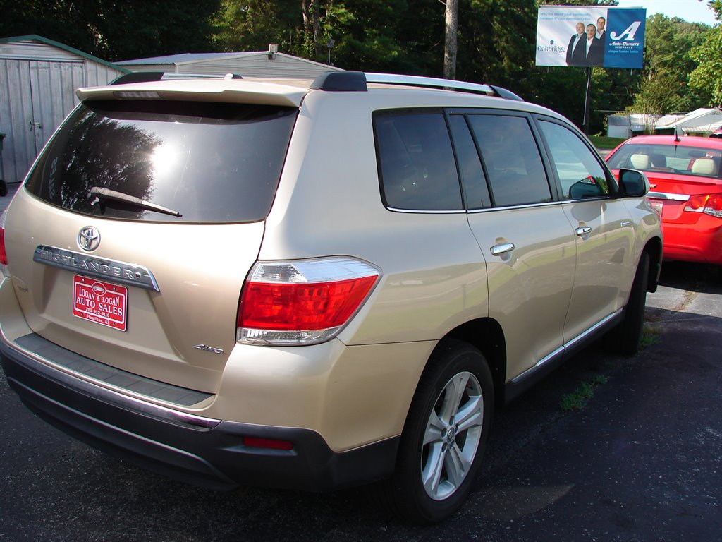2012 Toyota Highlander - $10,950