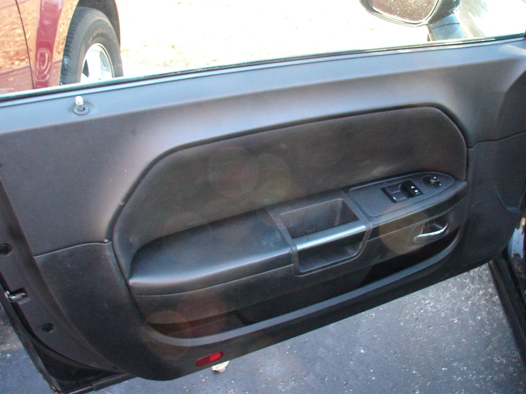 2012 Dodge Challenger SXT photo