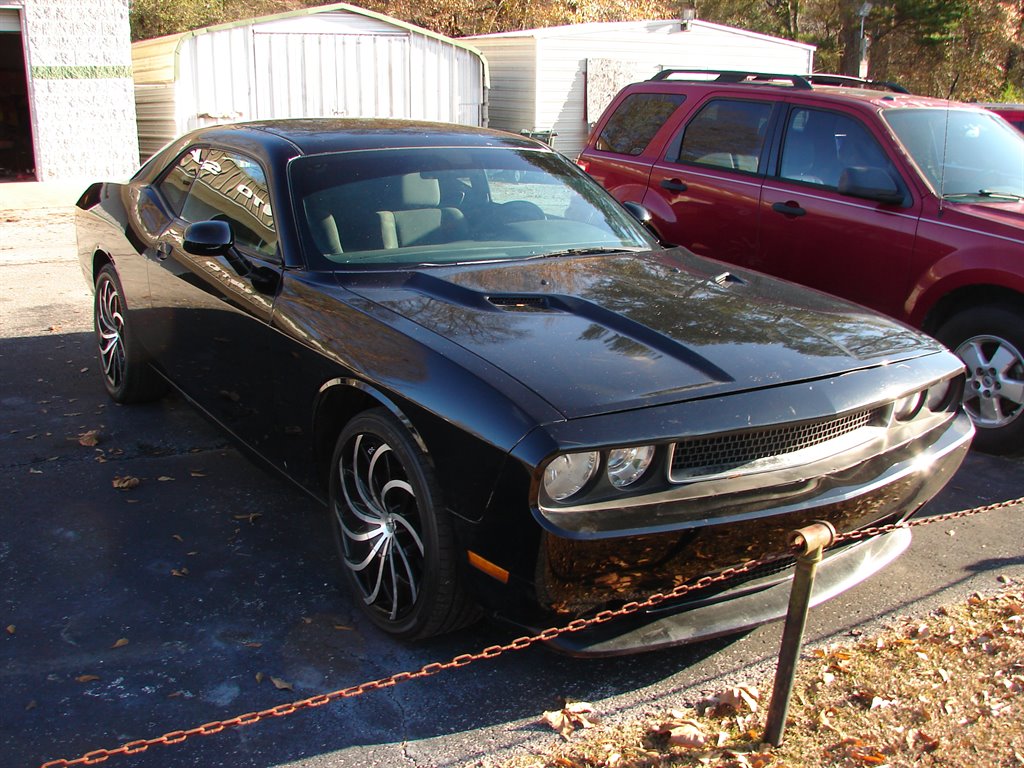 2012 Dodge Challenger SXT photo