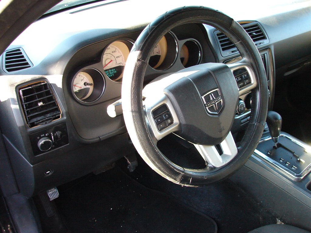 2012 Dodge Challenger SXT photo