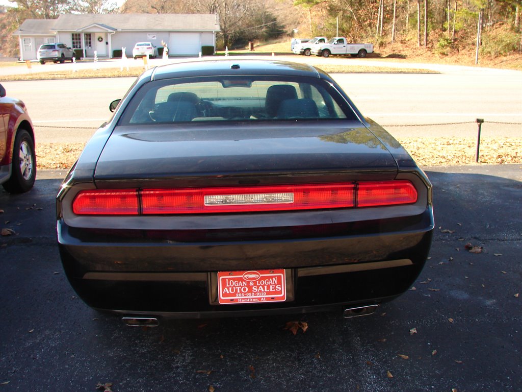 2012 Dodge Challenger SXT photo