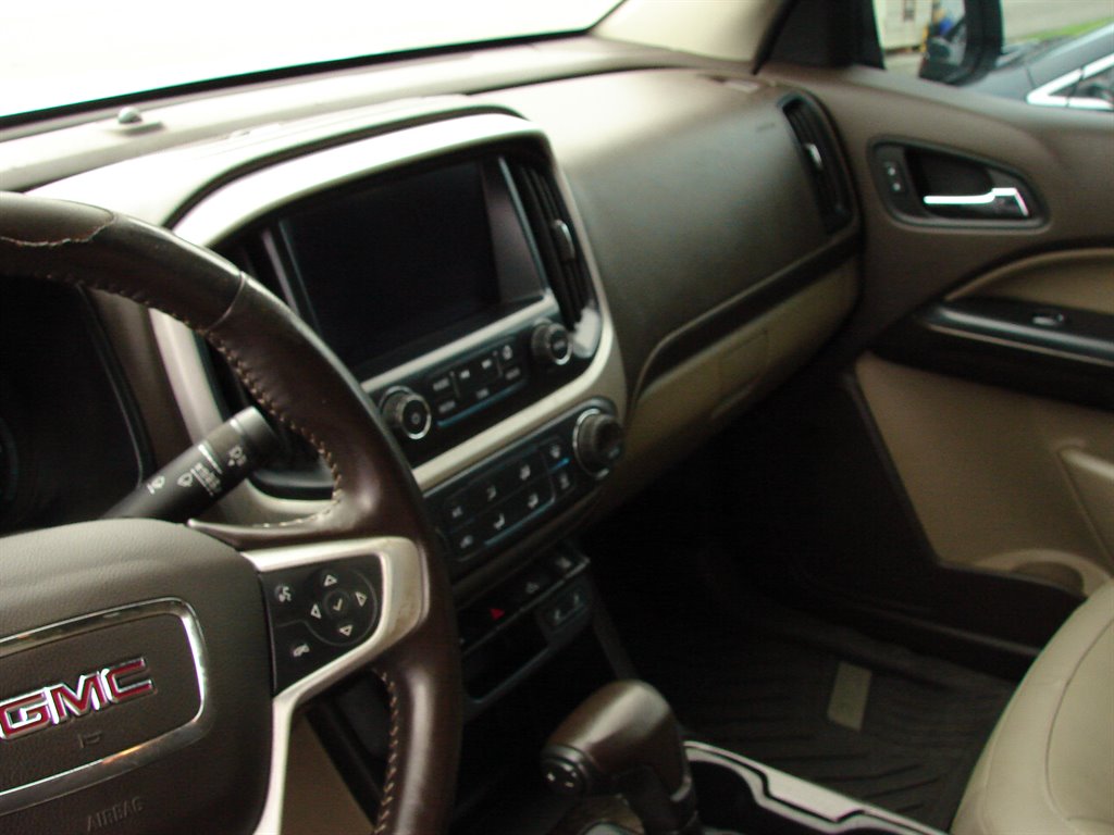 2018 GMC Canyon SLT photo
