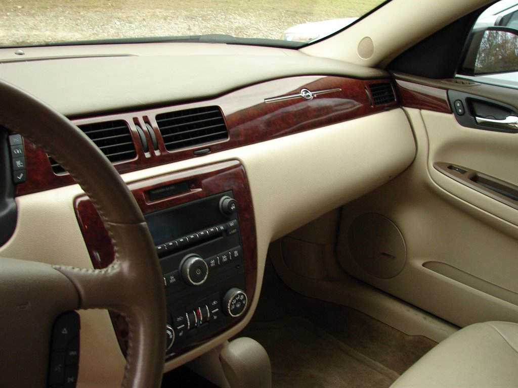 2008 Chevrolet Impala LTZ photo