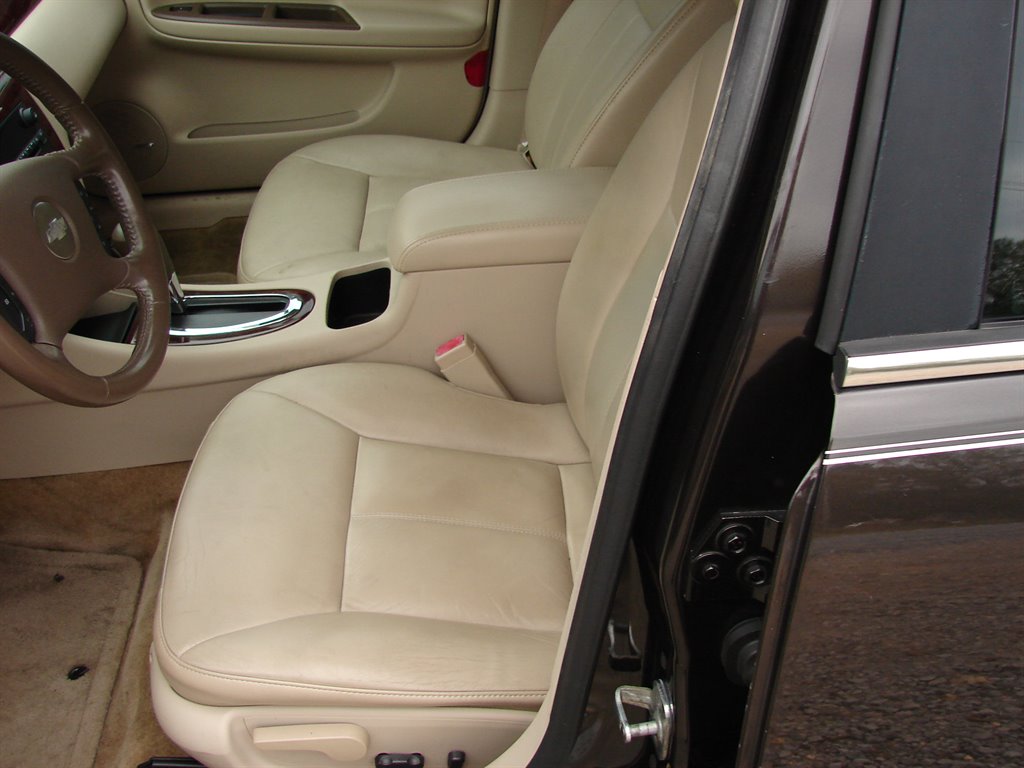 2008 Chevrolet Impala LTZ photo