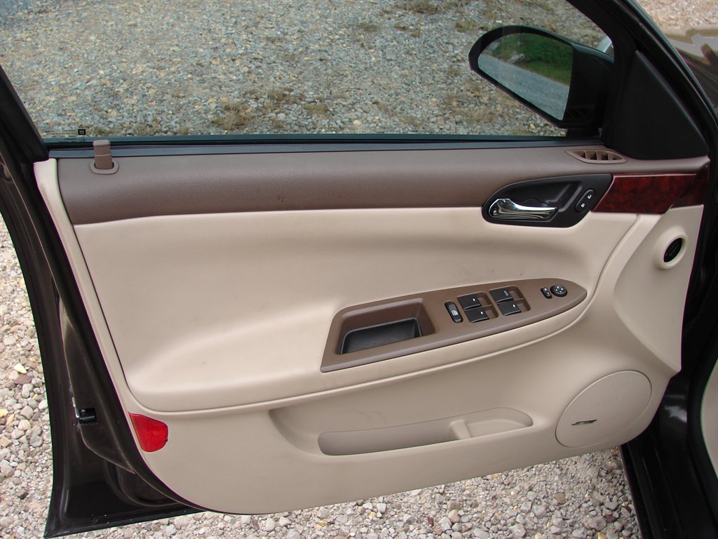 2008 Chevrolet Impala LTZ photo