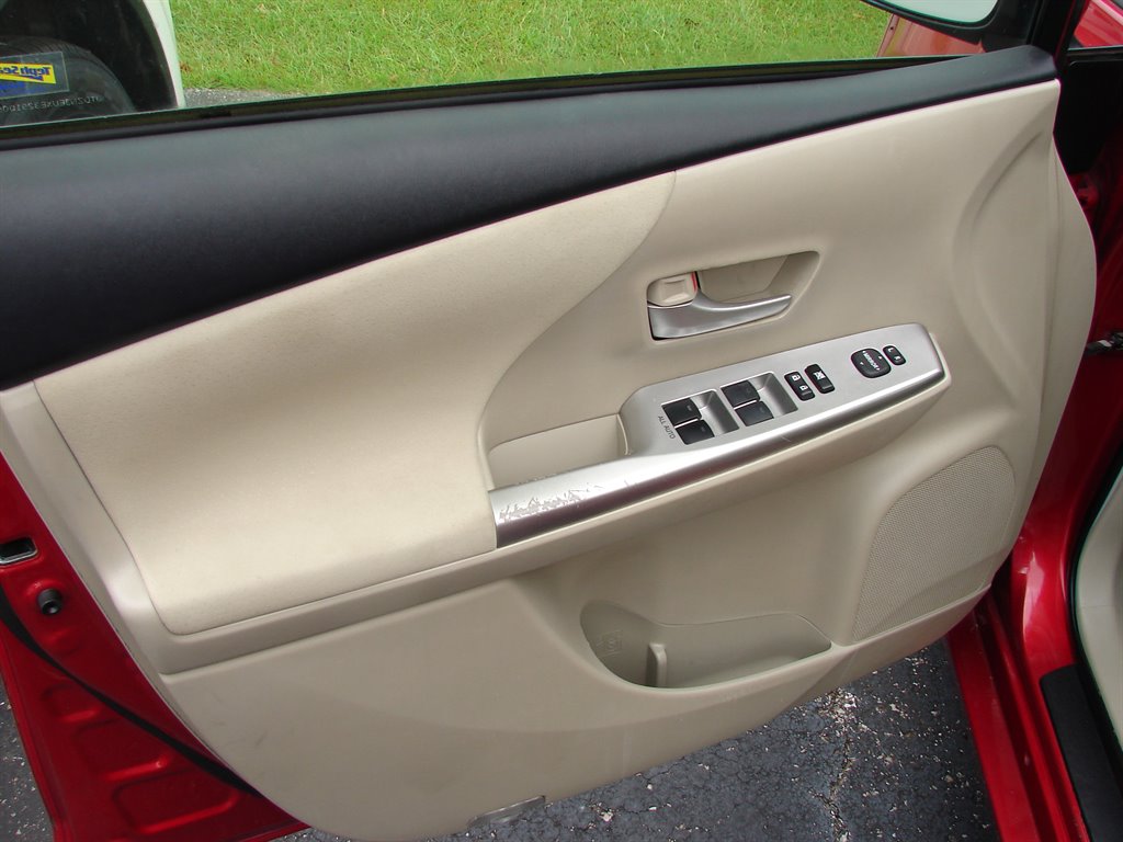 2014 Toyota Prius - $5,995