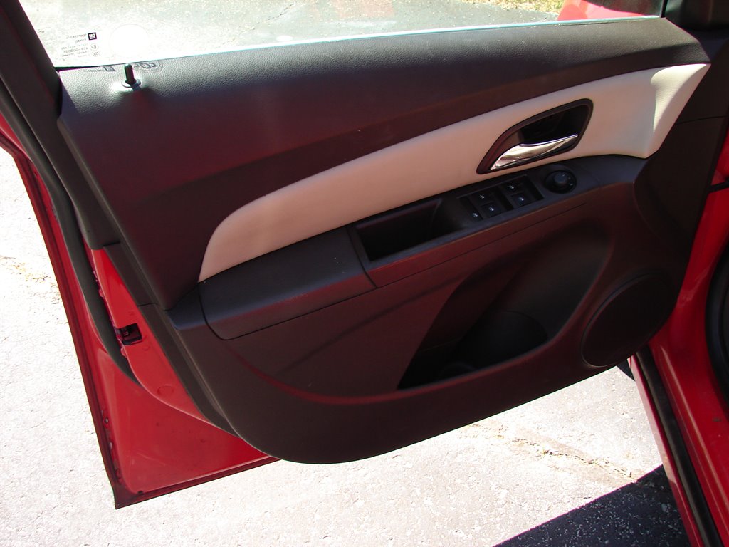 2014 Chevrolet Cruze - $4,995