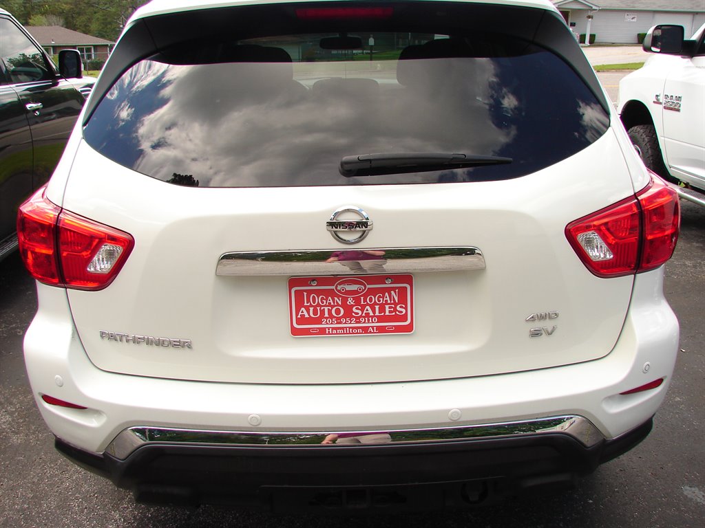 2018 Nissan Pathfinder - $10,995