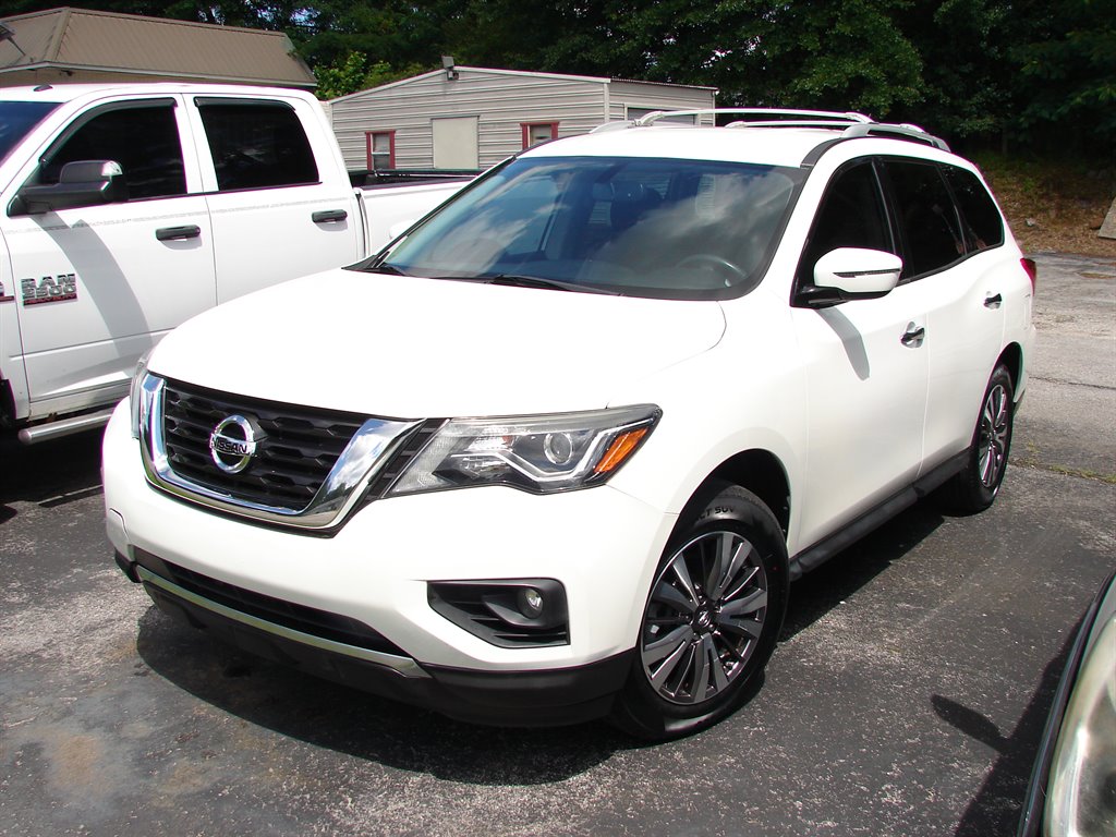 2018 Nissan Pathfinder - $10,995