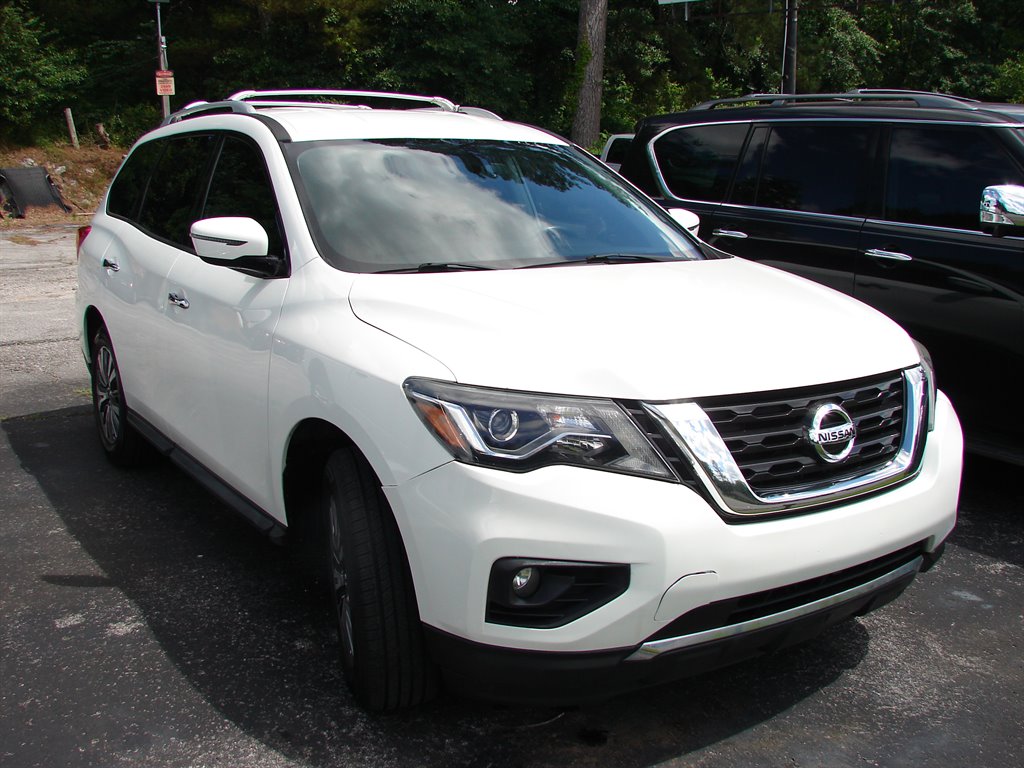 2018 Nissan Pathfinder - $10,995