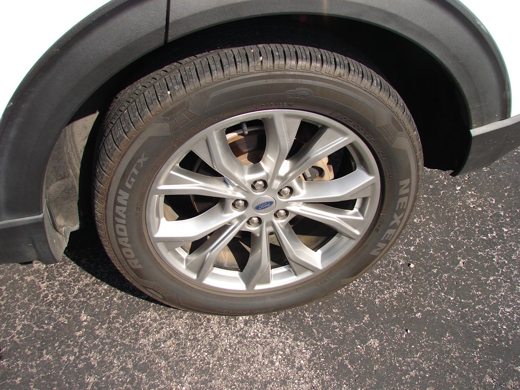 2020 Ford Explorer - $16,950