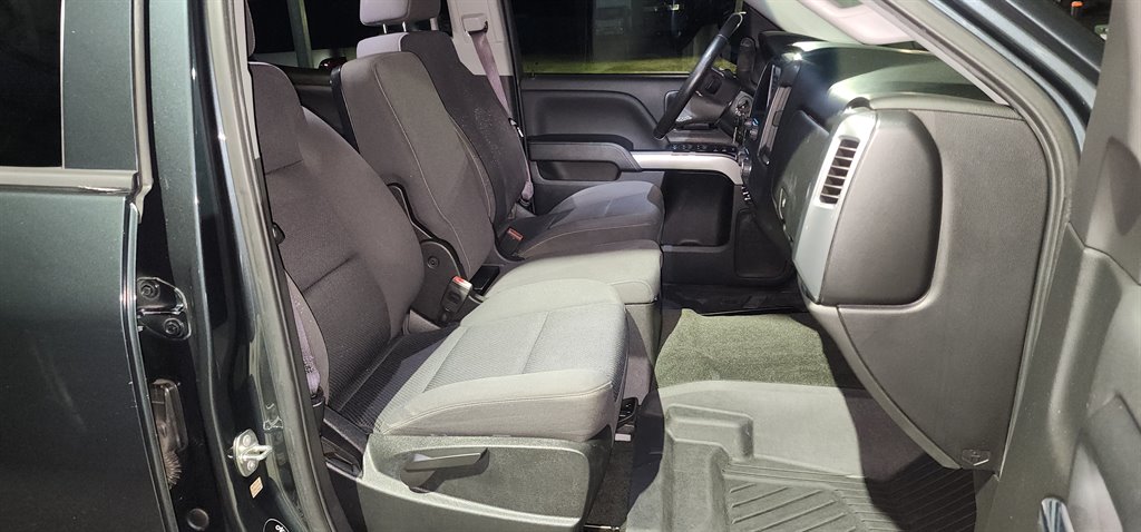 2017 Chevrolet Silverado 1500 - $18,995