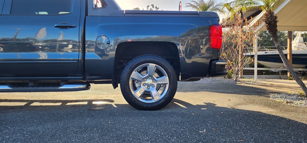 2017 Chevrolet Silverado 1500 - $18,995