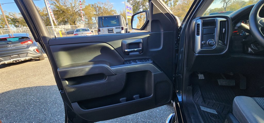 2017 Chevrolet Silverado 1500 - $18,995