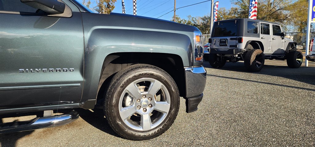 2017 Chevrolet Silverado 1500 - $18,995