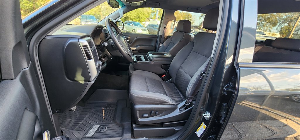 2017 Chevrolet Silverado 1500 - $18,995
