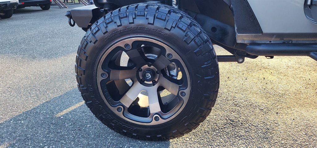 2016 Jeep Wrangler Unlimited Sahara photo