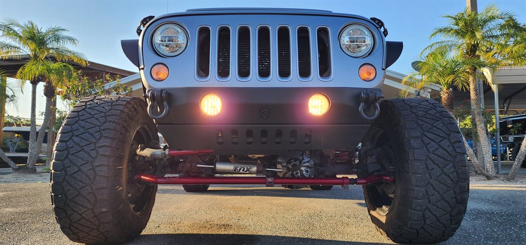 2016 Jeep Wrangler Unlimited Sahara photo